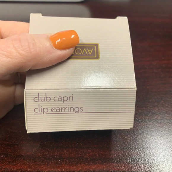 Avon Club Capri Colorful Retro clip  Earrings NIB VINTAGE 1989 - Picture 3 of 5